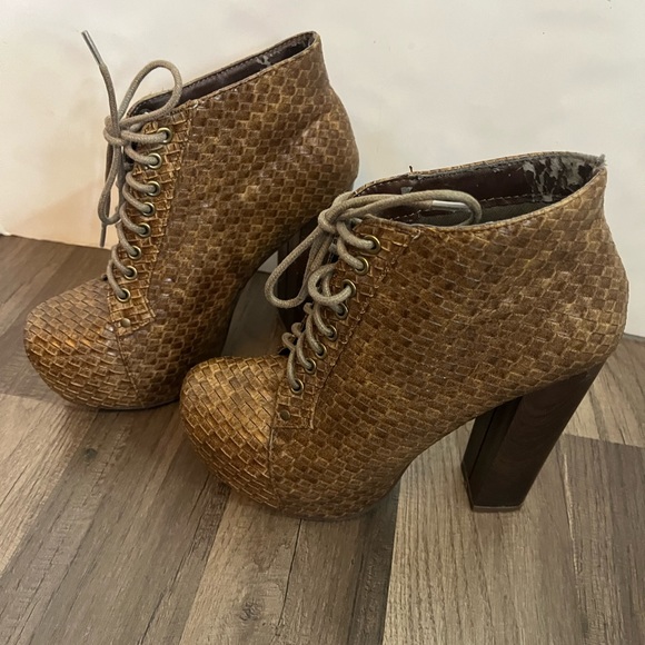 Vintage Lace Up Booties with Block Heel Platform Size 6.5 - Picture 2 of 13
